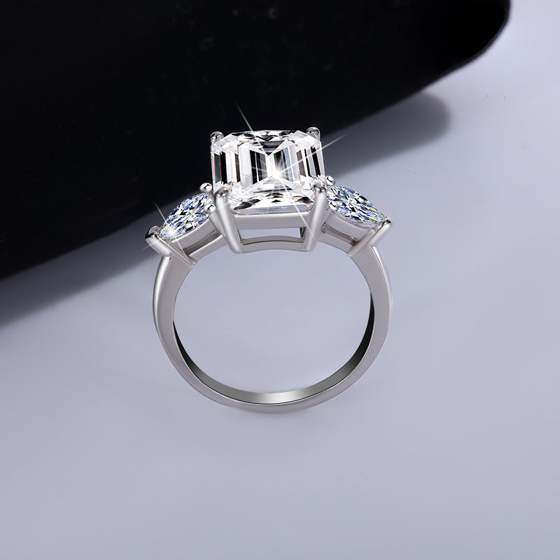 Anello in Argento S925 con Moissanite Taglio Rotondo