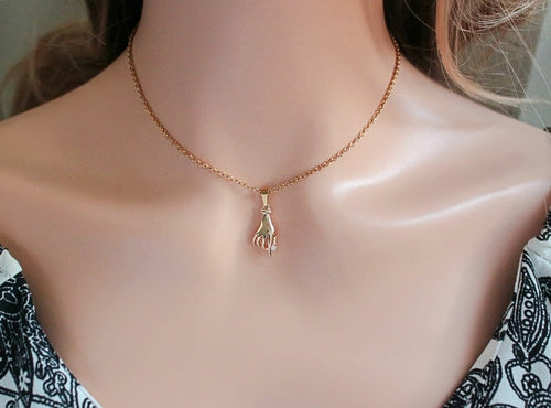 24 Karats CZ Hand Pendant Necklace | FINDRAGUS
