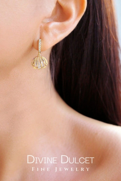 24 Karats Sea Shell Cubic Zirconia Hoops | FINDRAGUS